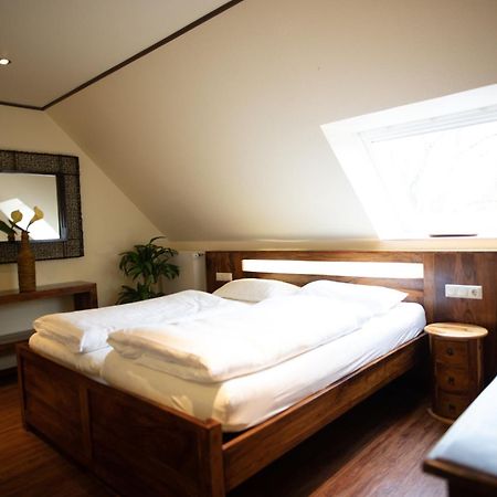 Vier Jahreszeiten Rooms Husum  Экстерьер фото